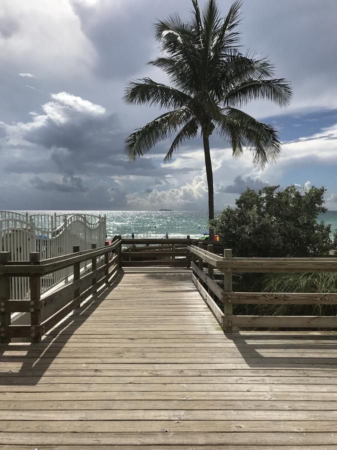 Apartments At Sian Residences Hallandale Beach Exterior photo