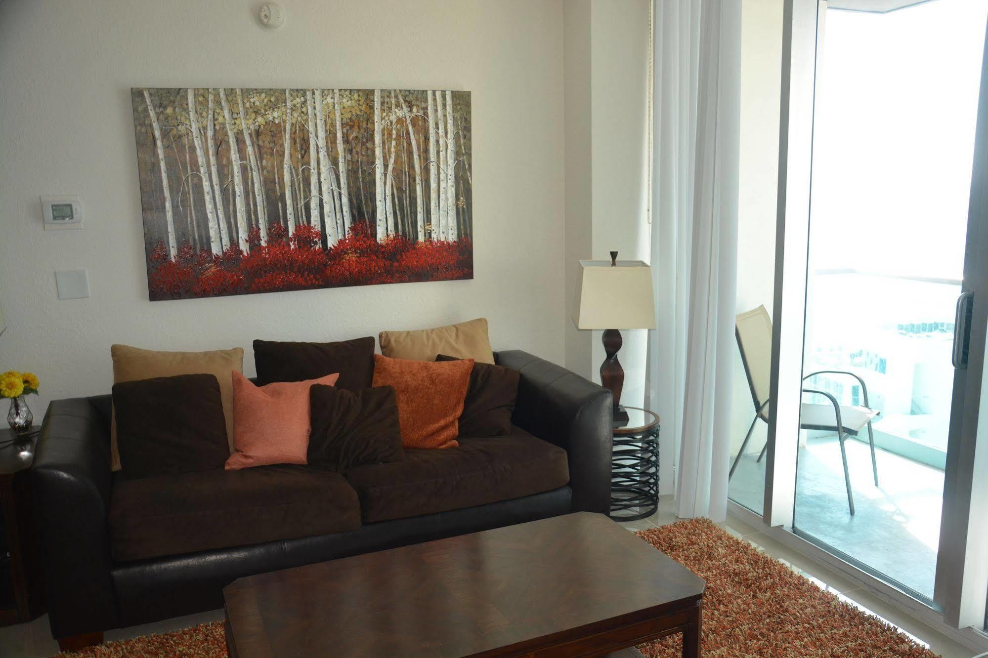 Apartments At Sian Residences Hallandale Beach Exterior photo