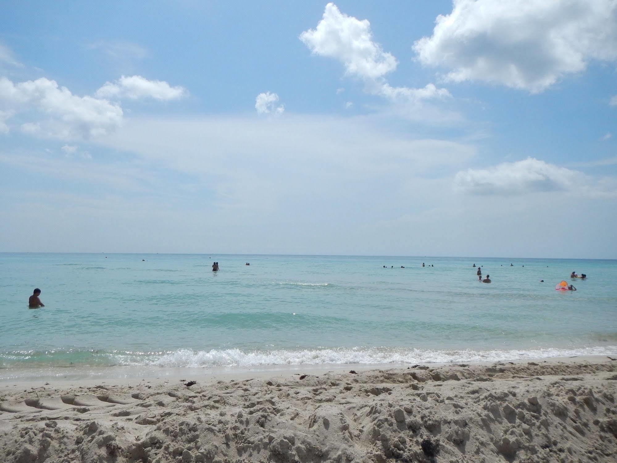 Apartments At Sian Residences Hallandale Beach Exterior photo